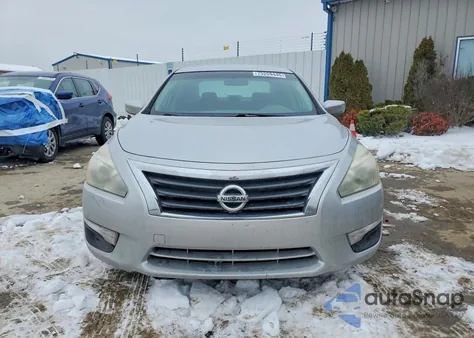2015 Nissan Altima 2.5 z USA, uszkodzony, nr VIN 1N4AL3AP8FC272169